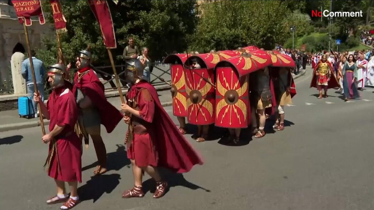 برپایی آئین‌های باستانی و رژه گلادیاتورها در جشن ۲۷۷۵مین سال تأسیس رم