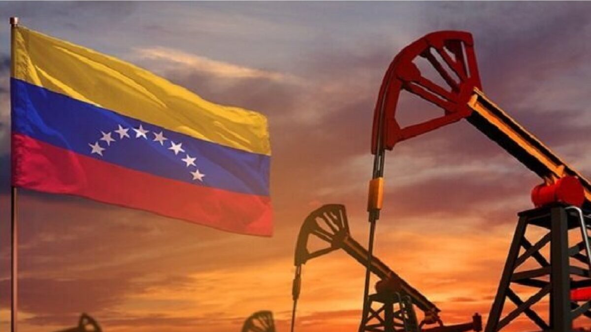 در پی اعمال تحریم‌های جدید علیه نفت روسیه، دولت آمریکا به دو شرکت ایتالیایی و اسپانیایی مجوز ازسرگیری واردات نفت از ونزوئلا را ارائه کرد.