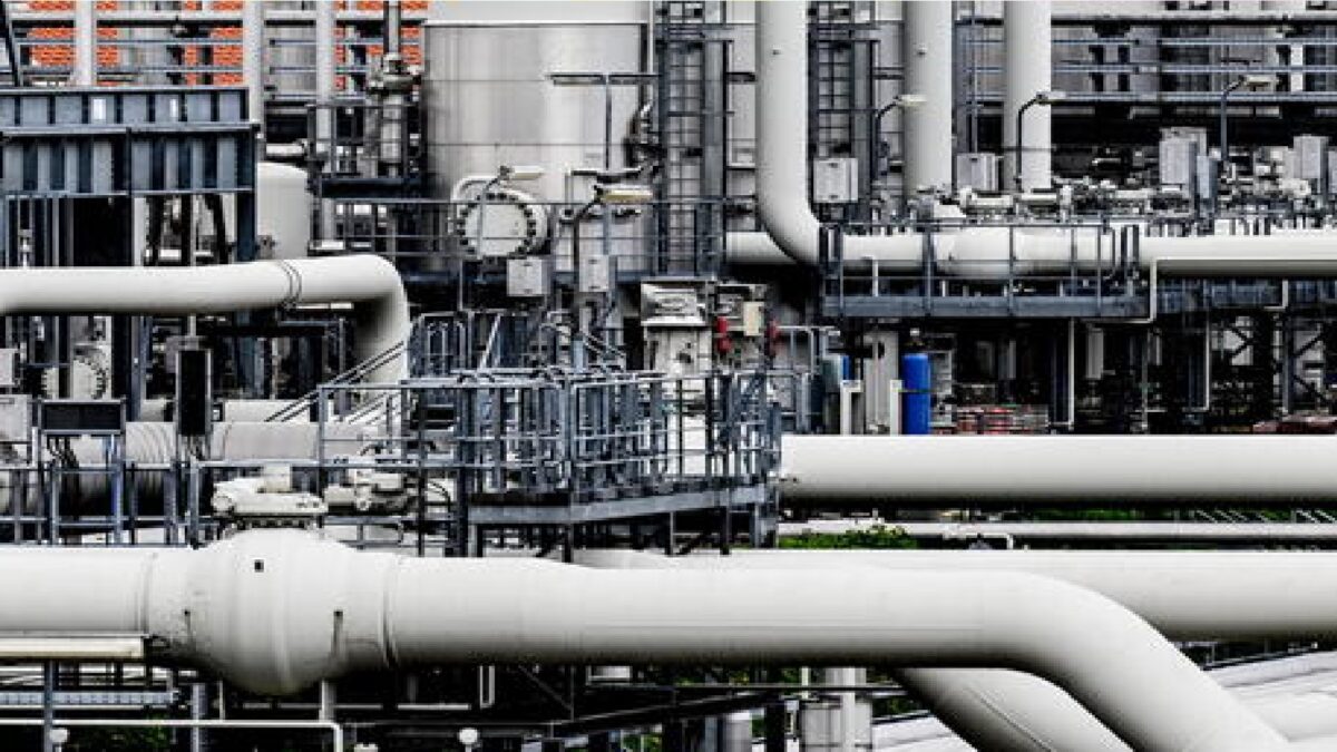 Accordo politico Ue,price cap sul gas a 180 euro al megawattora