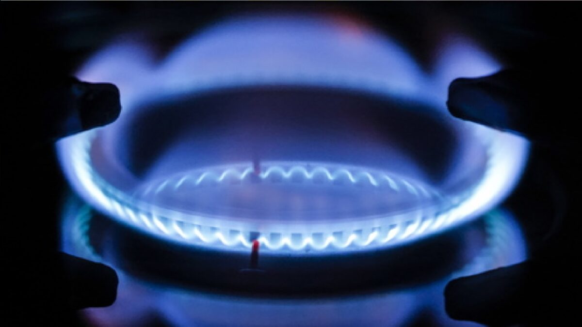Gas, aumenta del 23,3% la bolletta di dicembre. Nel 2022 spesi 1866 euro a famiglia