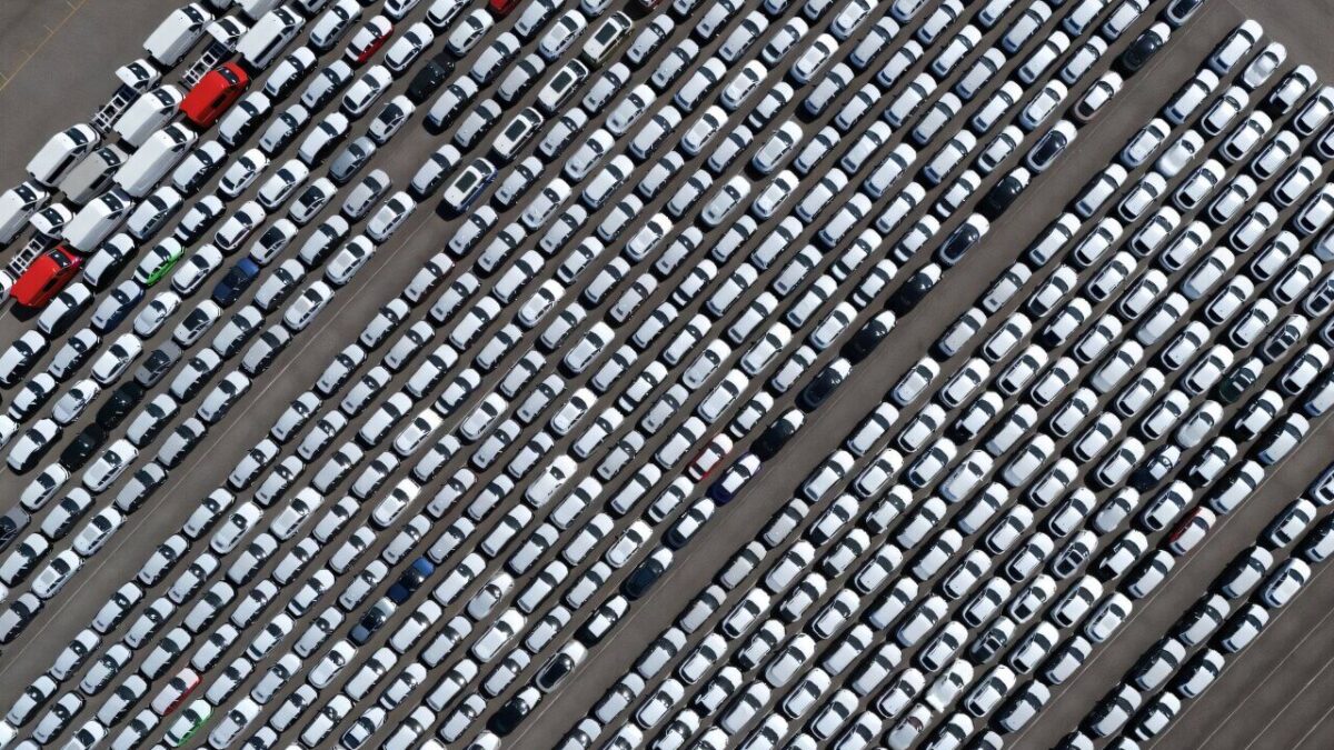 صنعت خودروسازی اروپا زیر فشار؛ هدف، ممنوعیت خودروهای بنزینی تا ۲۰۳۵ است